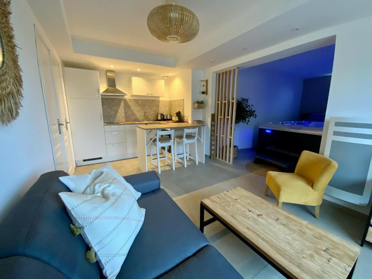 Charmant gîte avec jacuzzi privatif Saint-Martin-Choquel Extérieur photo
