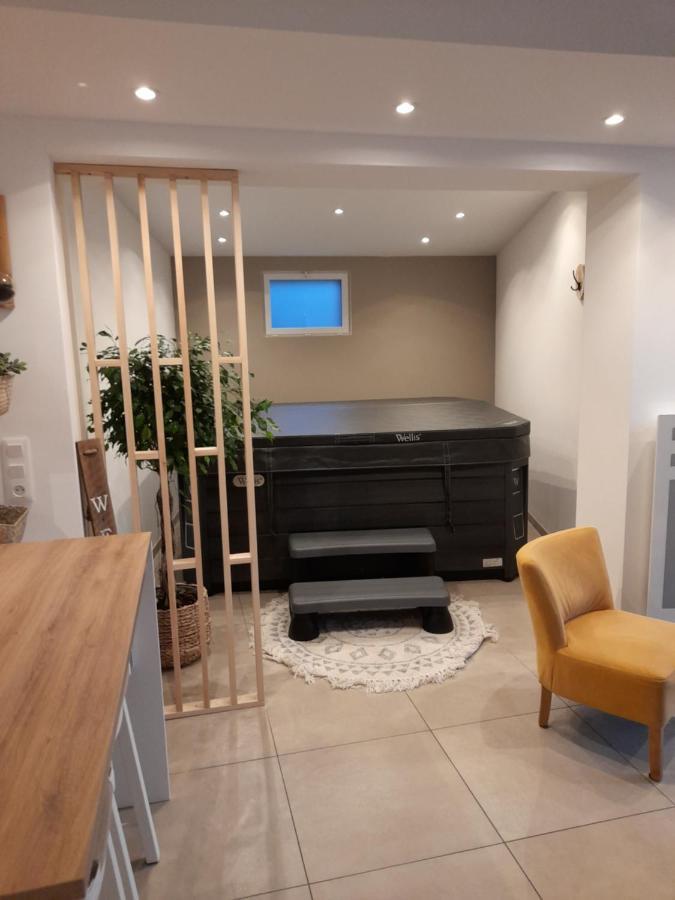 Charmant gîte avec jacuzzi privatif Saint-Martin-Choquel Extérieur photo